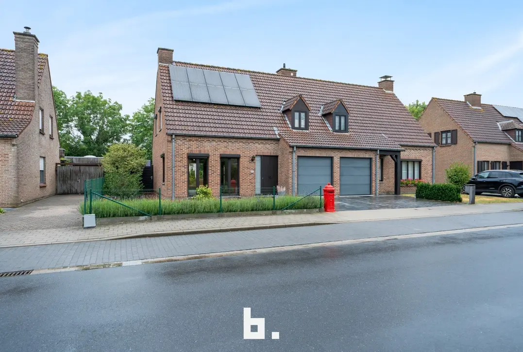 Halfopen bebouwing met 3 slaapkamers en garage op Topligging! - Sint-Andries