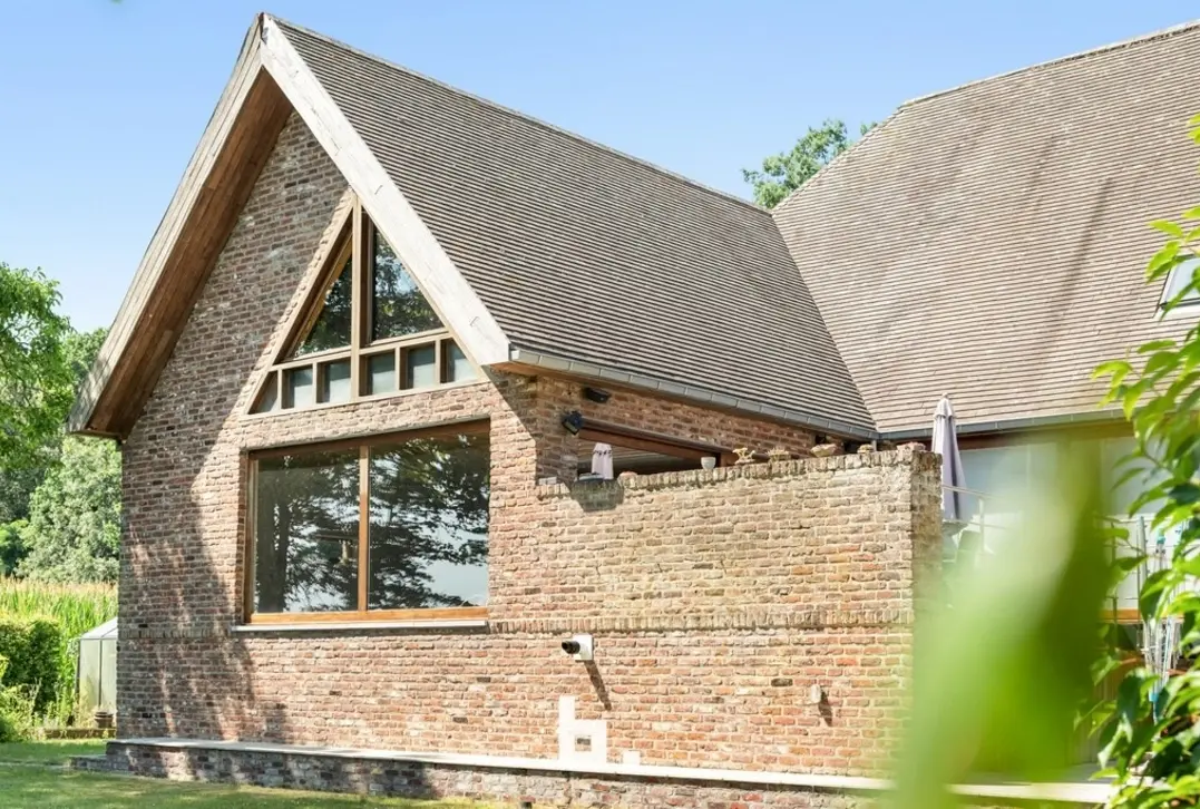 Exclusief wonen in een oase van groen, RIANTE villa met binnenzwembad op 4.192m²!  - Tielt