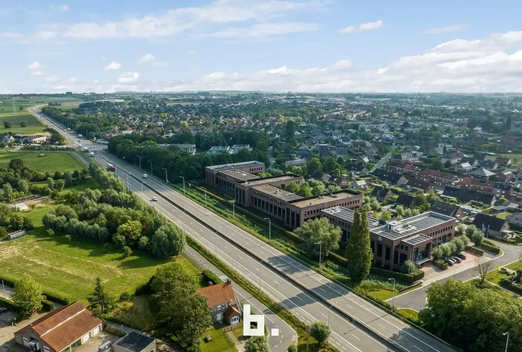 Ruim kantoor op centrale locatie - Roeselare