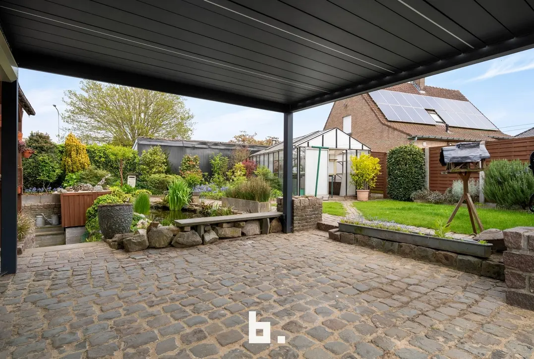 Unieke renovatiewoning in Sint-Eloois-Vijve te koop - Waregem