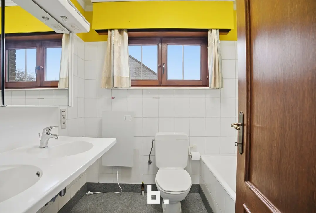 Ruime en instapklare bungalow met 3 slaapkamers op een perceel van 844 m²! - Roeselare