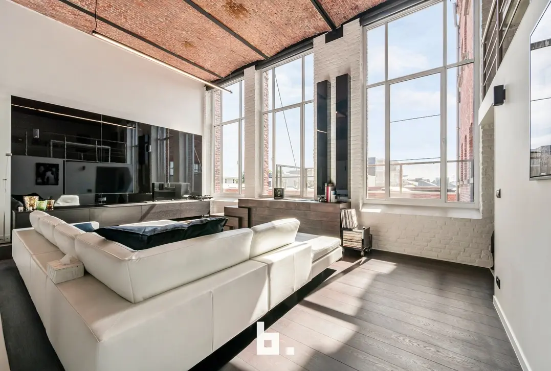 Exclusieve loft met industriële klasse nabij centrum Kortrijk - Spinnerijkaai 45  bus 119, 8500 Kortrijk - €545.000