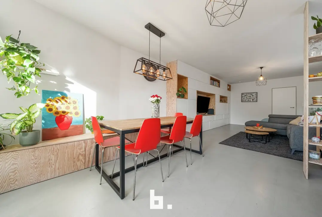 Charmante hoekwoning met 2 slaapkamers en tuin. - Sint-Andries