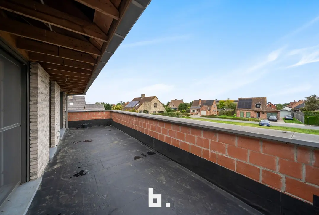Prachtige nieuwbouwvilla met 4 ruime slaapkamers, inpandige garage en tuin - Zwevezele