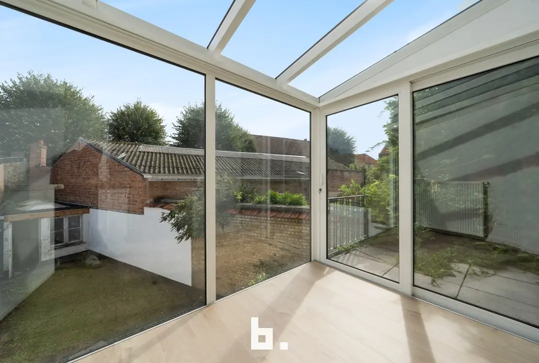 Instapklare woning met garage nabij de Coupure. - Brugge
