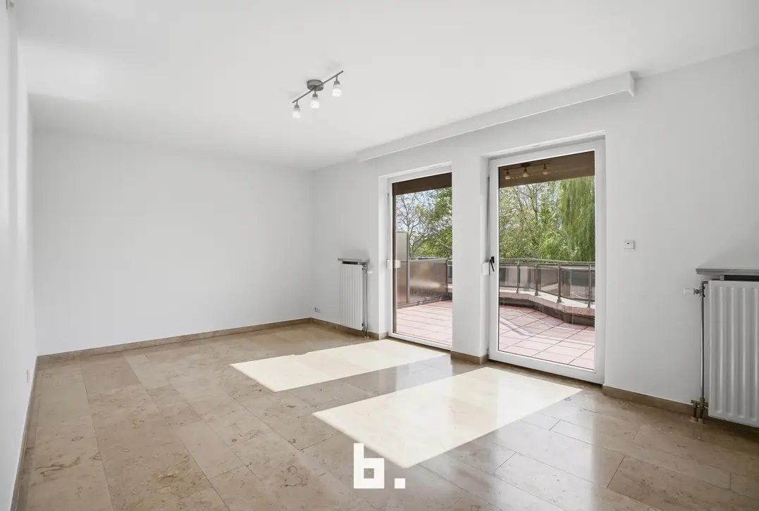 Lichtrijk appartement met twee terrassen en zicht op het Park van de Walle in Roeselare - Roeselare