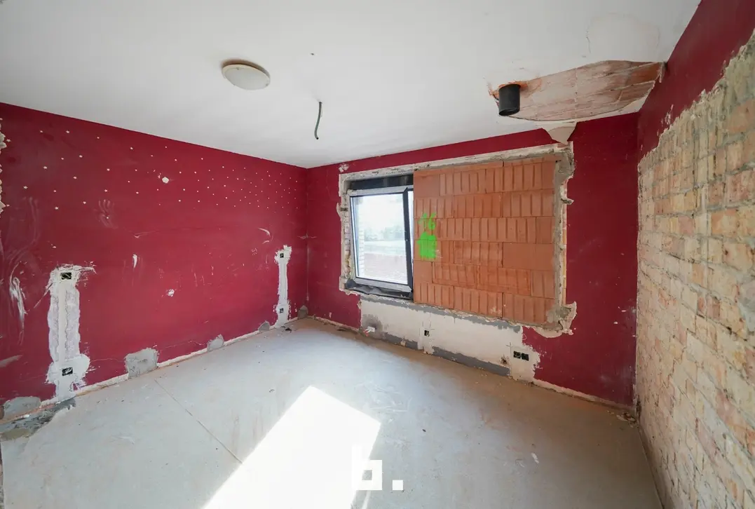 Ruime gerenoveerde hoekwoning - Eernegem