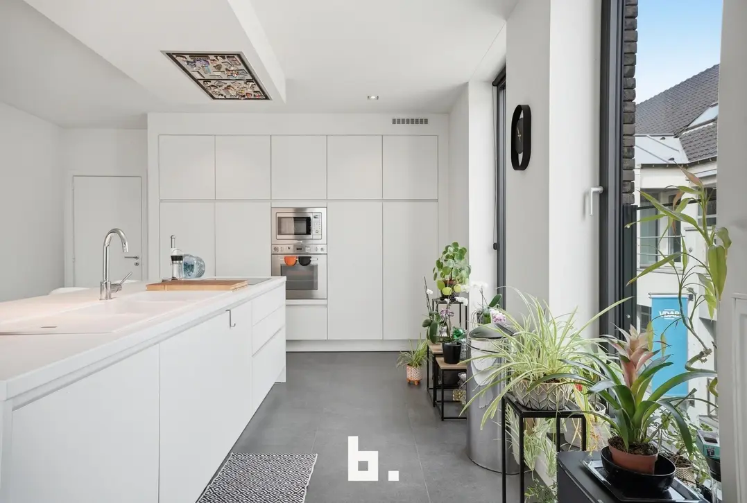 Uniek 3-slaapkamerappartement (133m²) met zonnig terras (15m²) op bijzonder centrale ligging - Kortrijk - €450.000