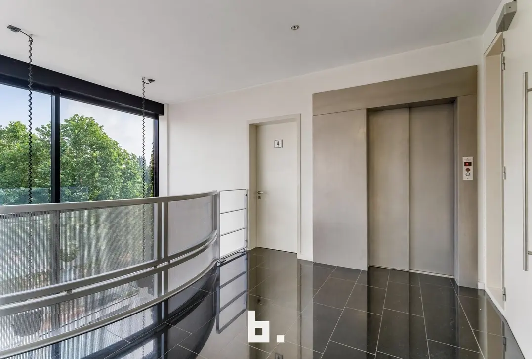 Ruim kantoor op centrale locatie - Roeselare