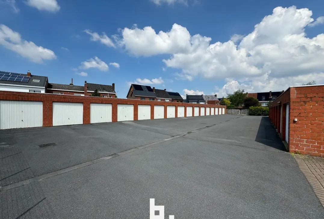 Ruime garagebox op centrale ligging - Roeselare