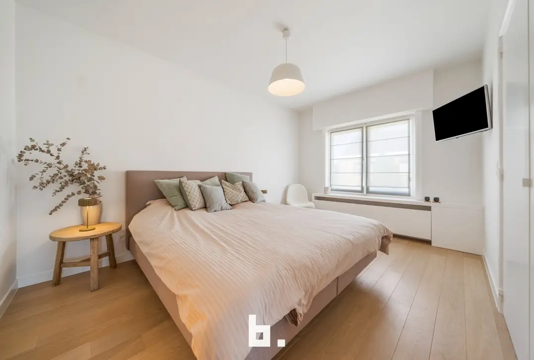 Stijlvolle gerenoveerde woning met 4 slaapkamers en garage op topligging! - Roeselare