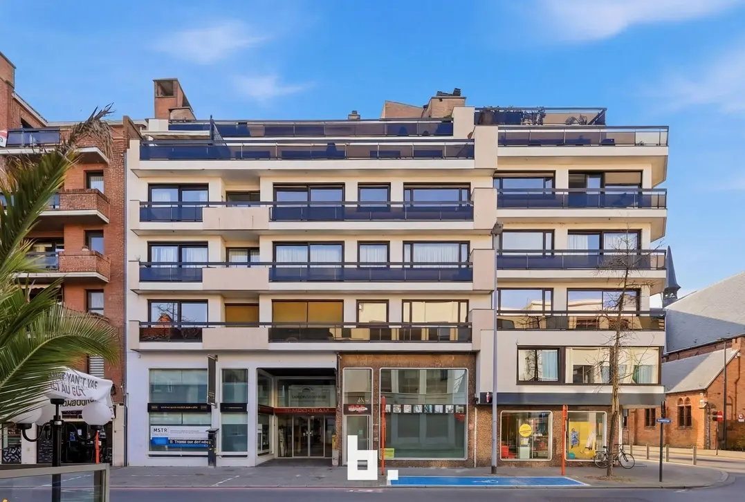 Ruim 3-slaapkamer appartement  in hartje Roeselare - Roeselare