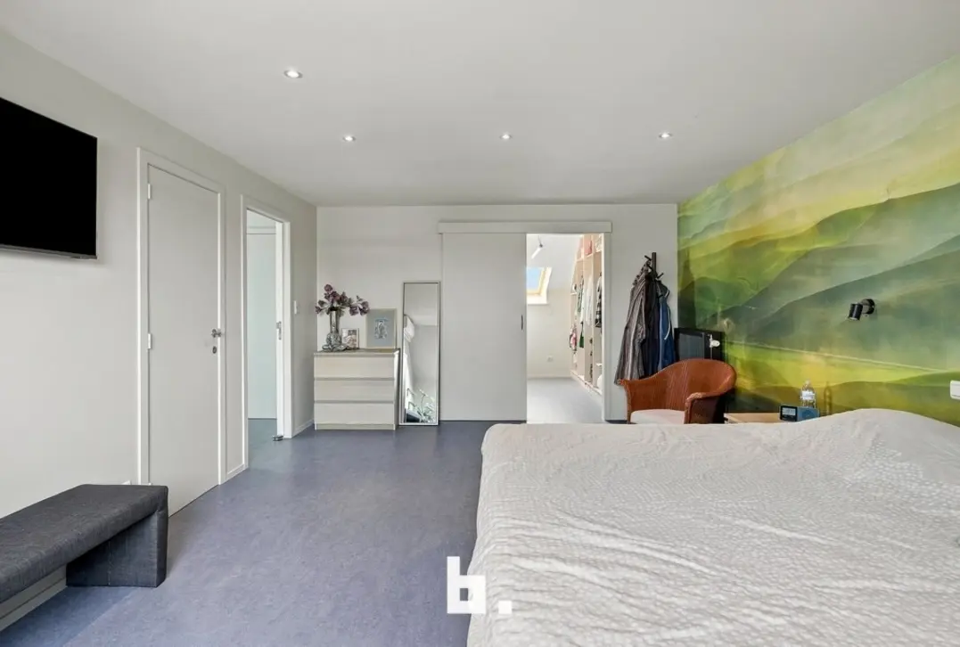Uitzonderlijk ruime woning met praktijkmogelijkheden op centrale ligging in Wingene - Wingene