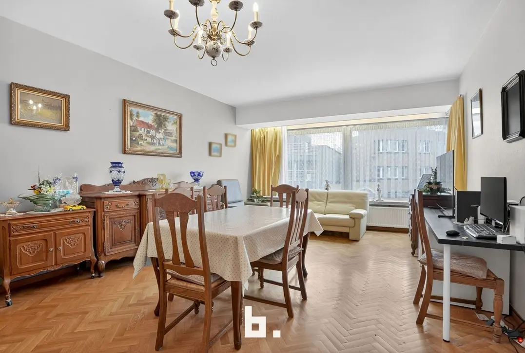 Verzorgd appartement met twee slaapkamers in hartje Roeselare! - Roeselare