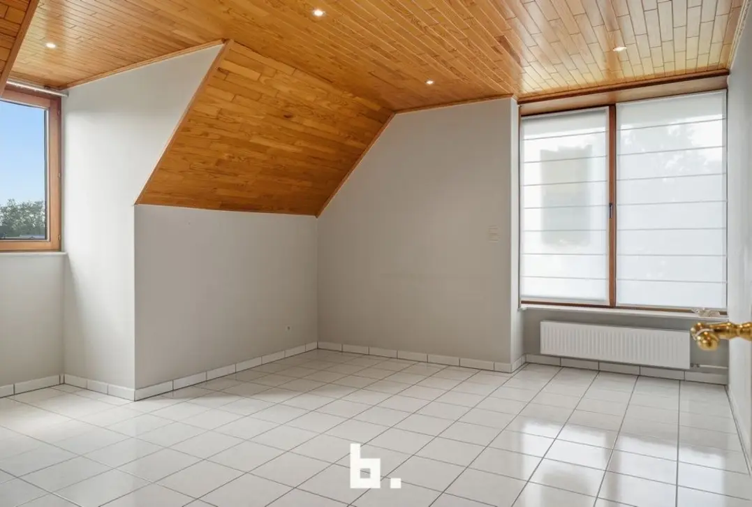 Karaktervolle villa met loods, 36 zonnepanelen en tal van mogelijkheden!  - Tielt
