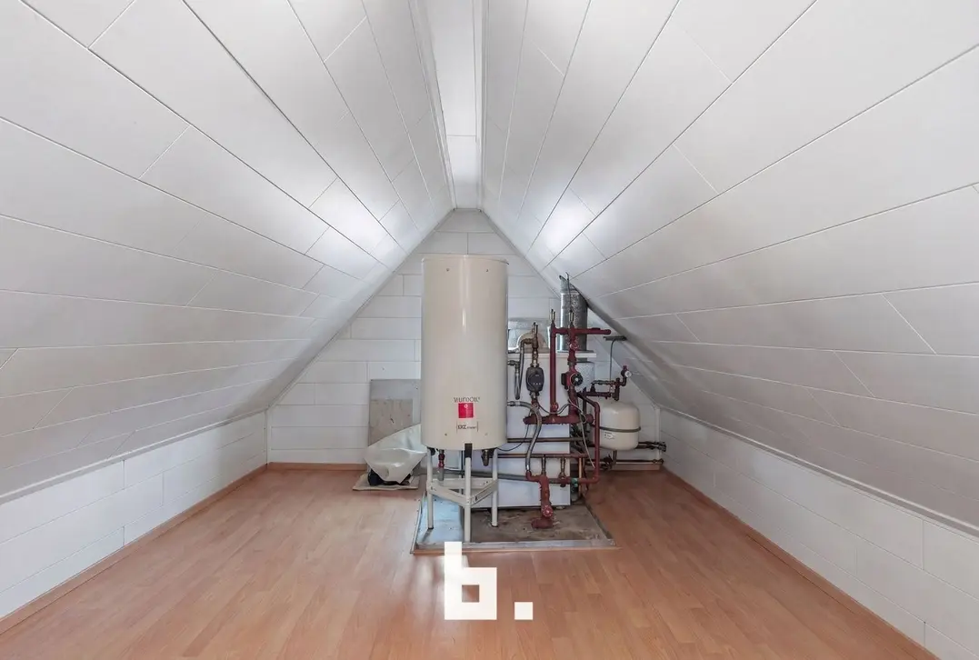 Commercieel handelspand met instapklare woonst op topligging in Roeselare - Roeselare