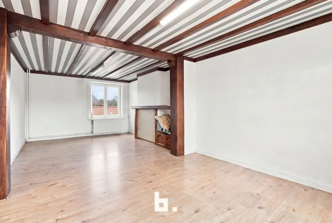 Ruim appartement met 3 slaapkamers en parkeerplaats, interessante investering! - Roeselare