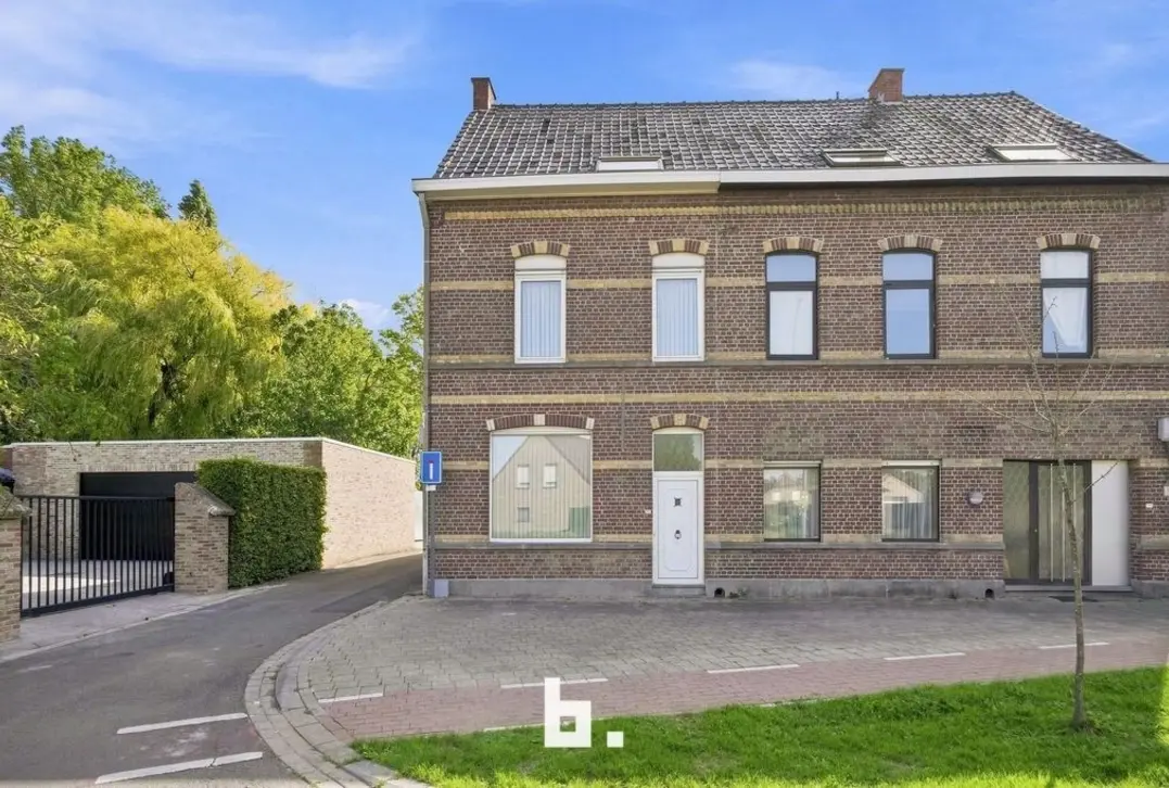 Hoekwoning met karakter - Izegem