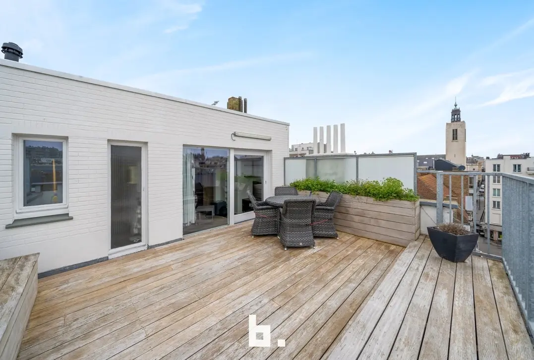 Lichtrijke 1-slaapkamer appartement penthouse en twee prachtige terrassen in hartje Oostende - Oostende
