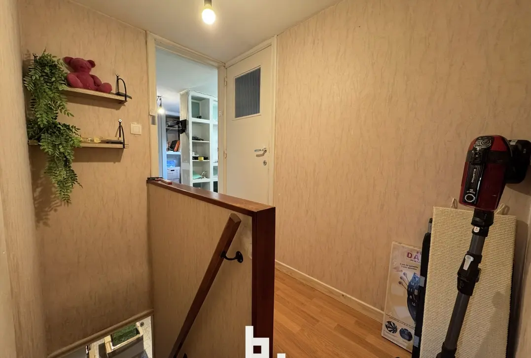 Renovatiewoning met oprit en garage in Desselgem te koop - Waregem