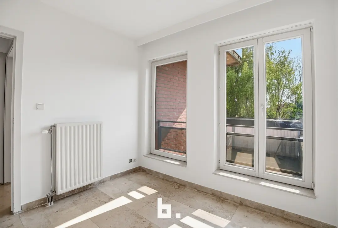 Lichtrijk appartement met twee terrassen en zicht op het Park van de Walle in Roeselare - Roeselare