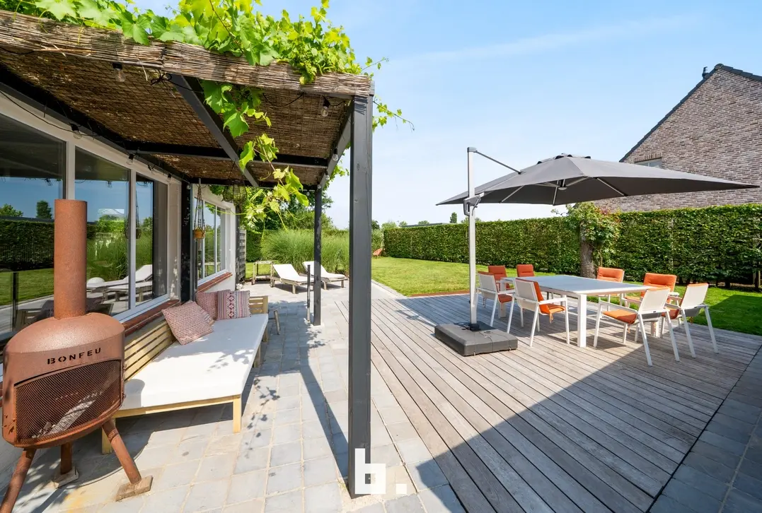 Knappe villa met praktijk in doodlopende straat - Torhout