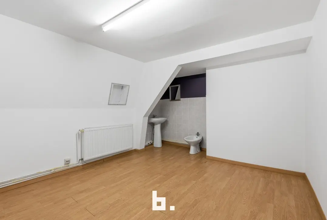 Ruime woning met veel potentieel op centrale ligging in Dadizele - Moorslede