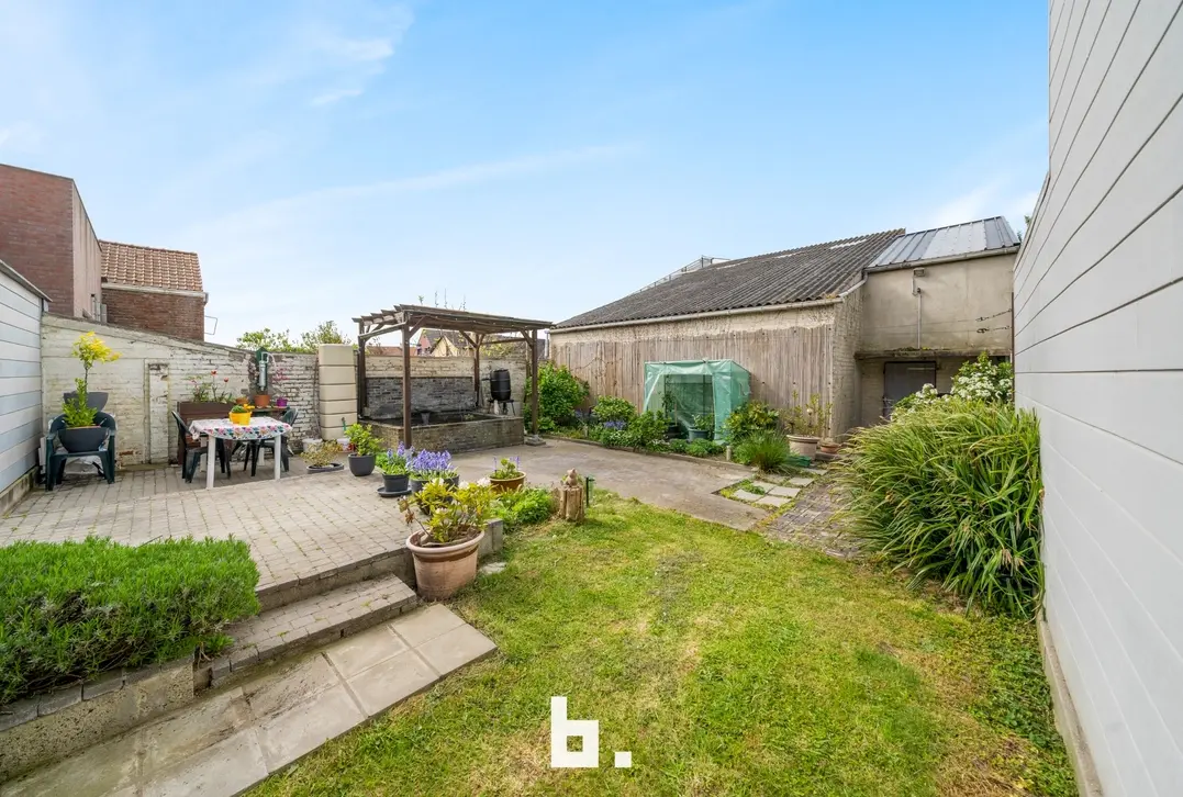 Verzorgde woning met tuin, garage en gunstig EPC in Westkerke - Westkerke