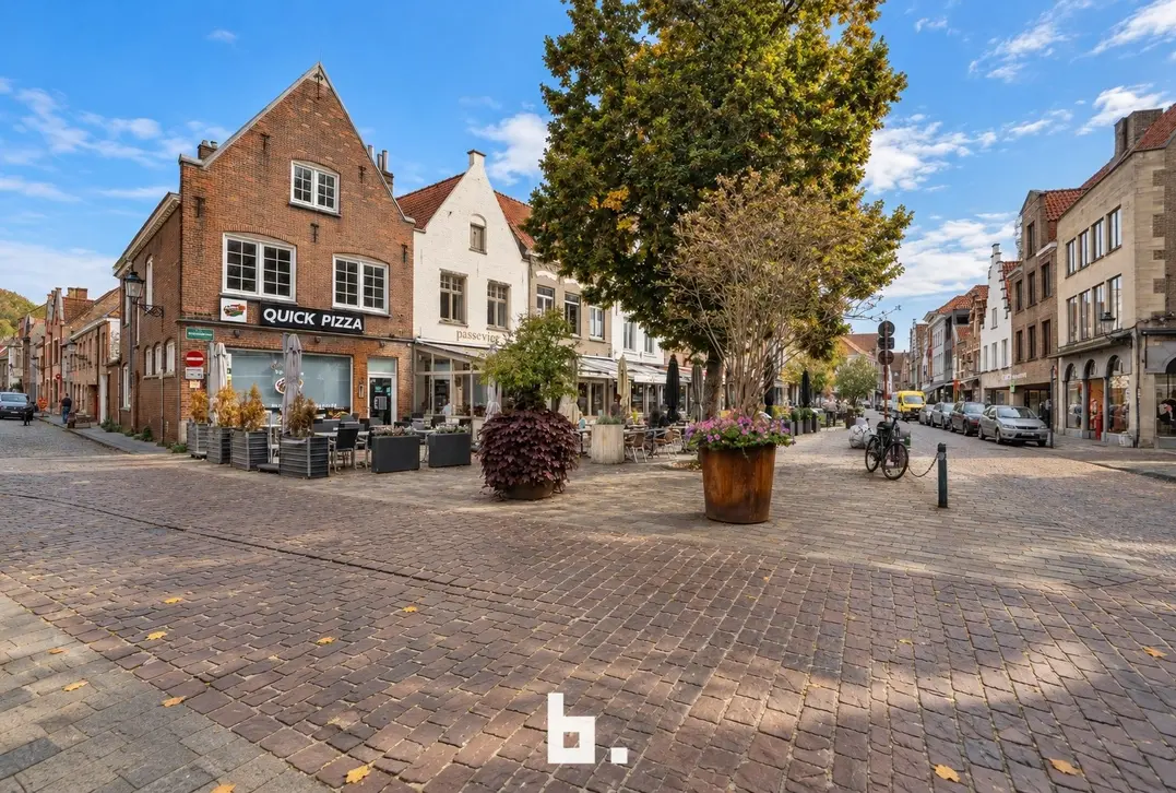 Handelspand op centrale ligging met veel potentieel klantenverkeer - Brugge