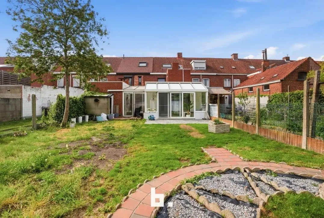 Energiezuinige, instapklare, gerenoveerde woning met zonnige tuin - Roeselare