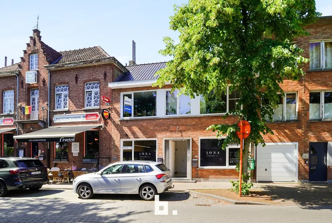 Opbrengsteigendom bestaande uit appartement en handels gelijkvloers. - Jabbeke