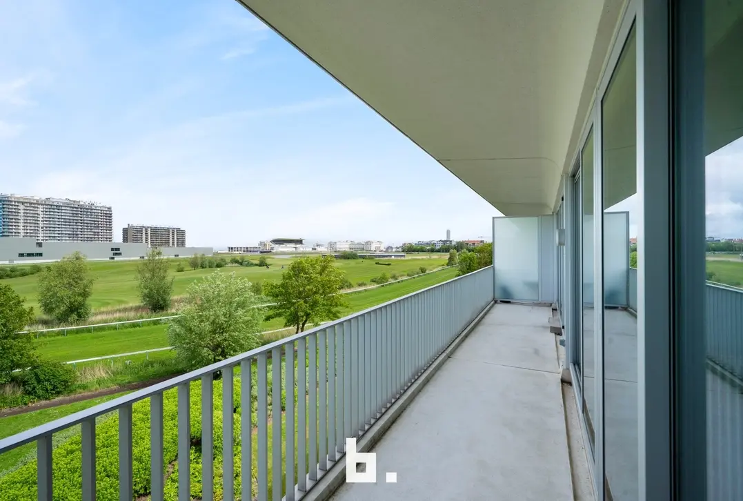 Exclusief appartement met frontaal golfzicht in Oostende - Oostende
