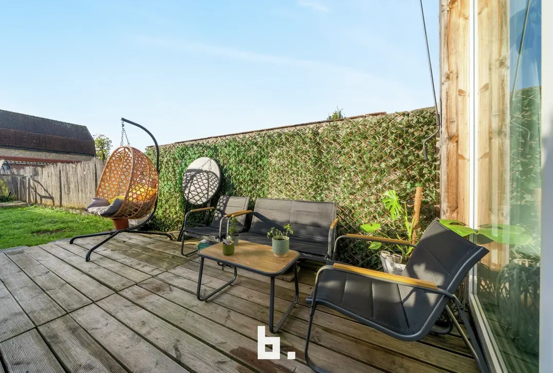 Charmante hoekwoning met 2 slaapkamers en tuin. - Sint-Andries