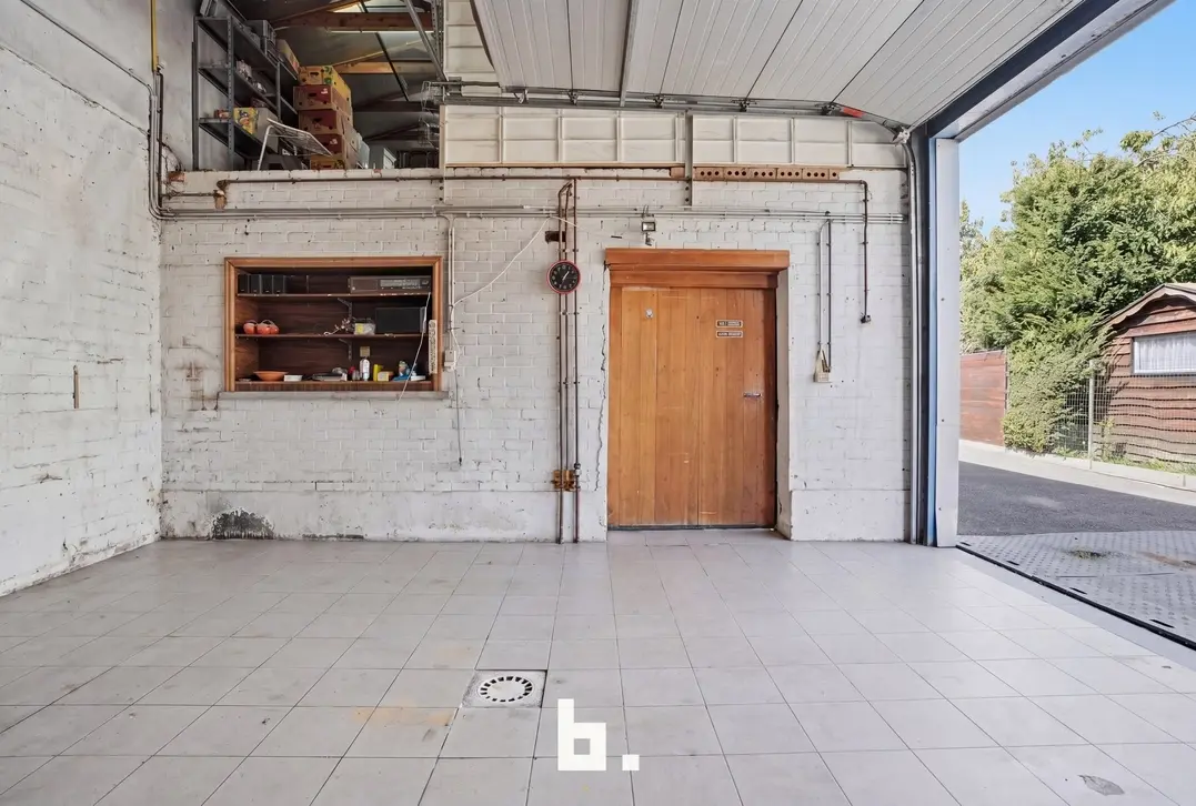 Ruime en veelzijdige woning met atelier op topligging in Izegem - Izegem