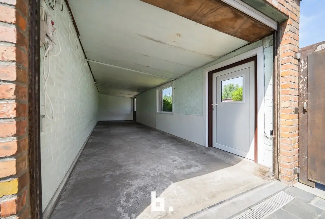 Open bebouwing met veel potentieel op een prachtig groen perceel in Oudenburg - Oudenburg