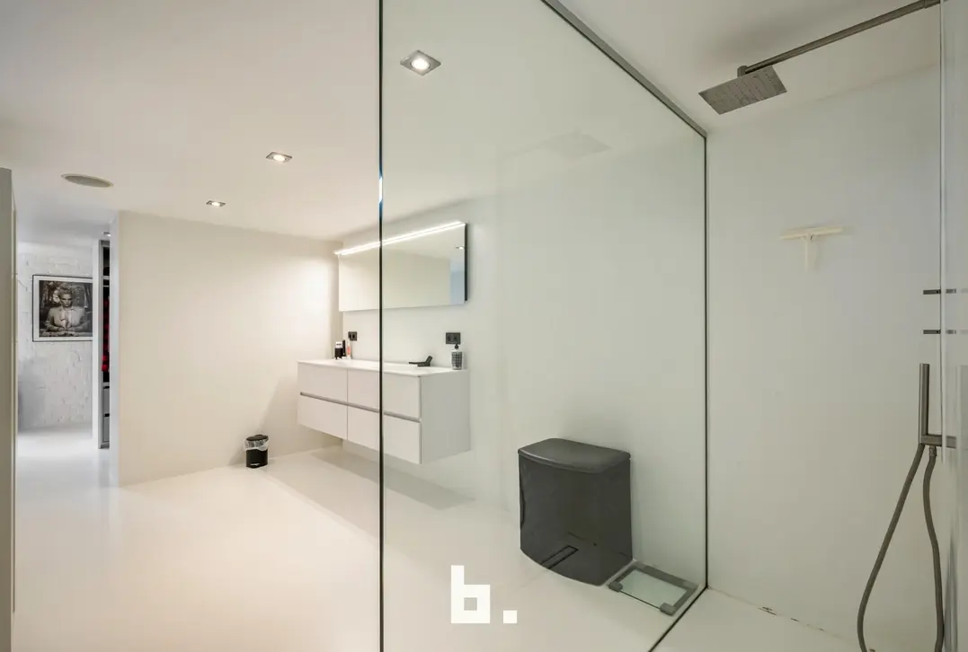 Exclusieve loft met industriële klasse nabij centrum Kortrijk - Spinnerijkaai 45  bus 119, 8500 Kortrijk - €545.000