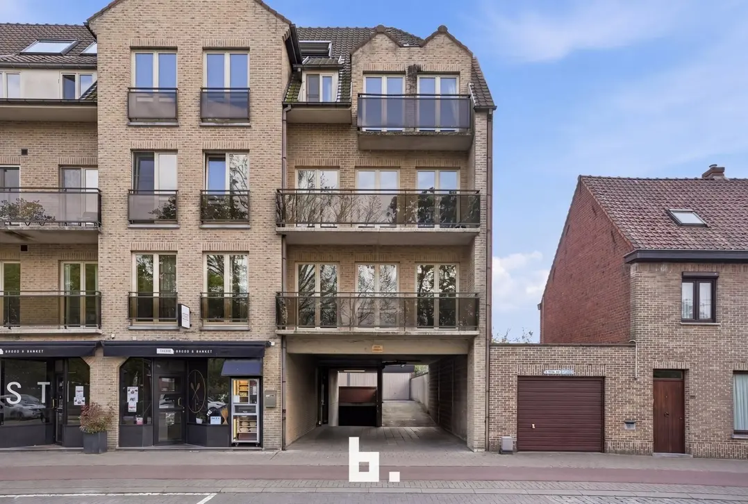 Lichtrijk appartement met twee terrassen en garage! - Roeselare