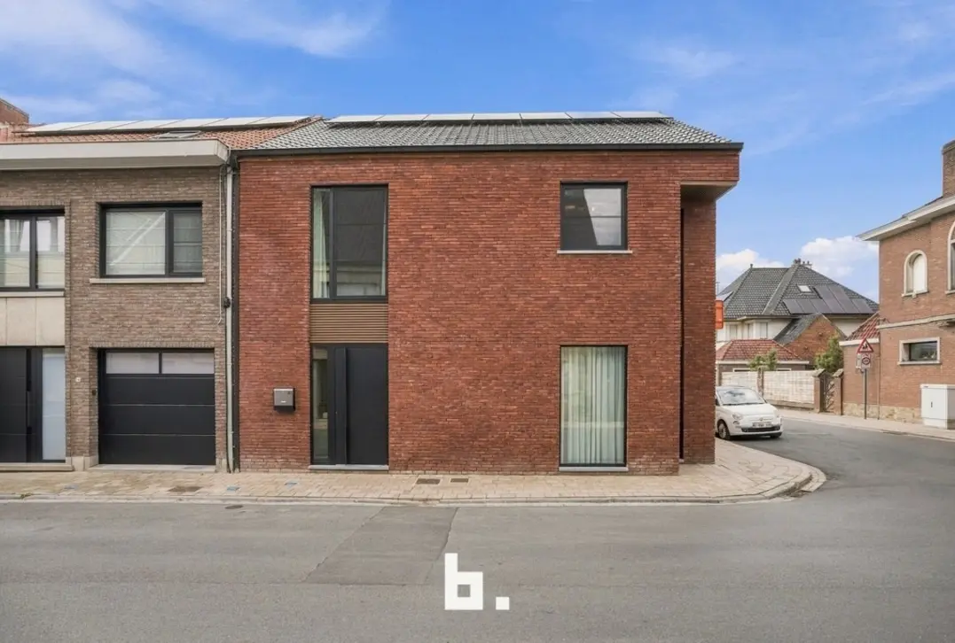Volledig heropgebouwde energienegatieve woning met 3 slaapkamers, grote garage en carport! - Izegem