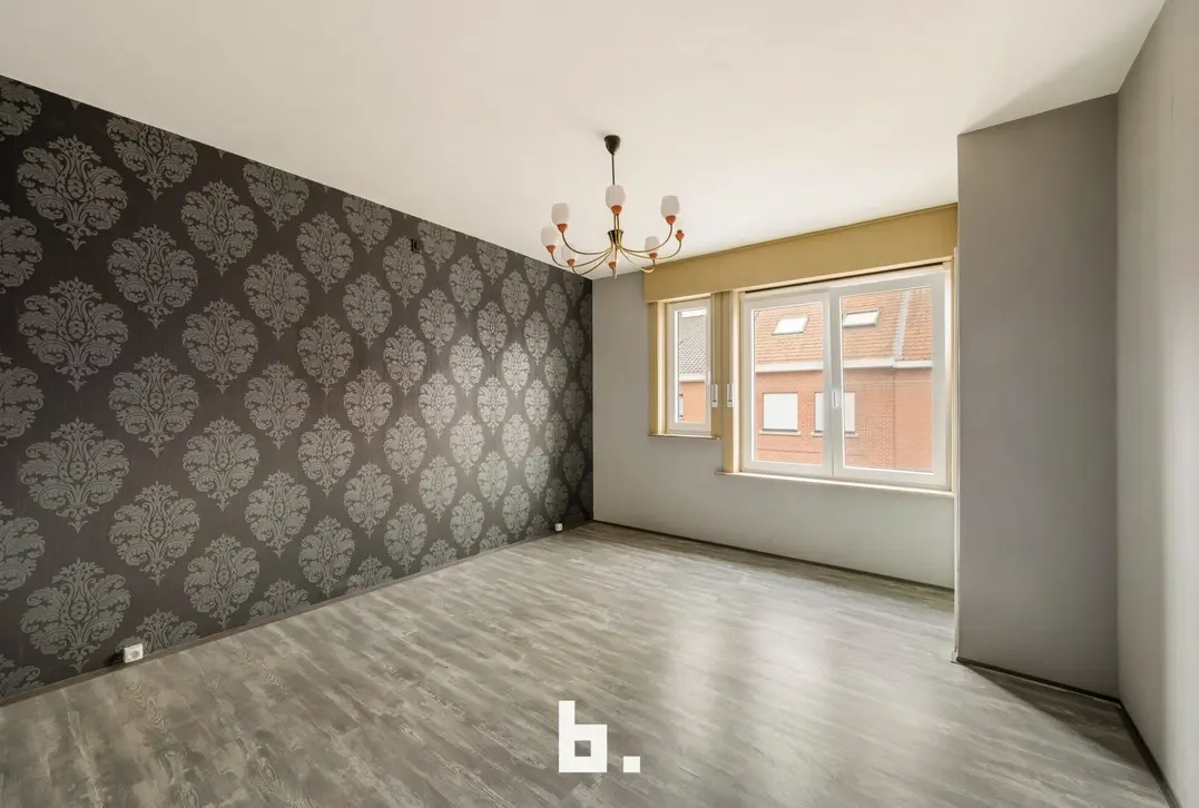 Woning met ruime loods op centrale locatie - Roeselare