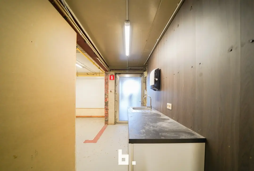 Handelspand te huur op toplocatie in Roeselare - Roeselare