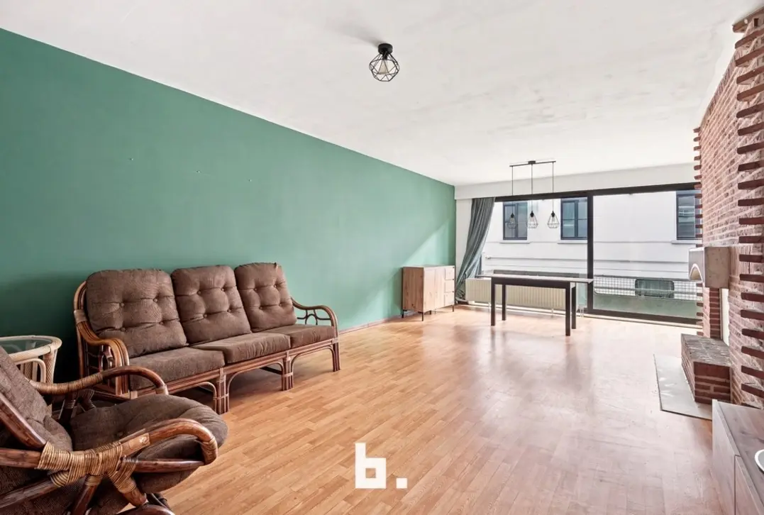 Instapklaar 2-slaapkamerappartement op topligging in Izegem - Izegem