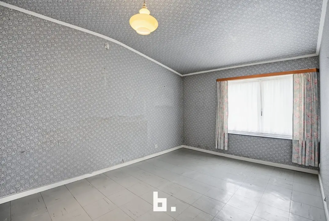 Charmante halfopen bebouwing met 4 slaapkamers, veranda en ruime tuin in Hooglede - Hooglede