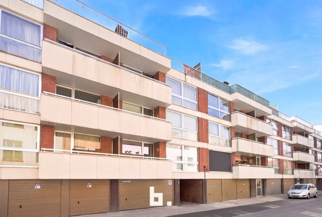 Instapklaar investeringsappartement met onmiddellijk rendement van 5%! + Garage en Berging  - Roeselare