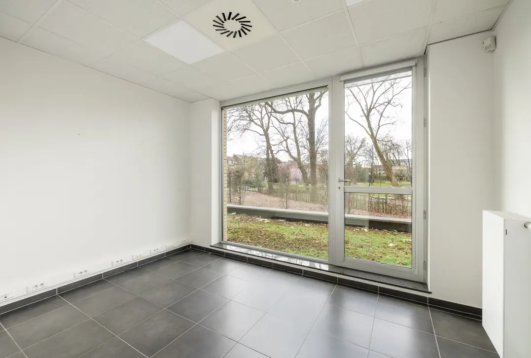 Kantoorruimte met zicht op het Hansenspark  - Vilvoorde