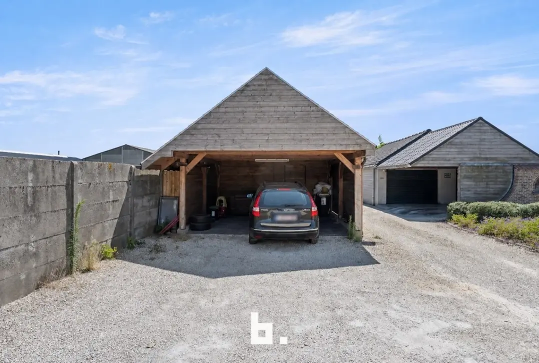Instapklare gezinswoning met 3 slaapkamers, grote tuin en carport op toplocatie in Ingelmunster - Ingelmunster