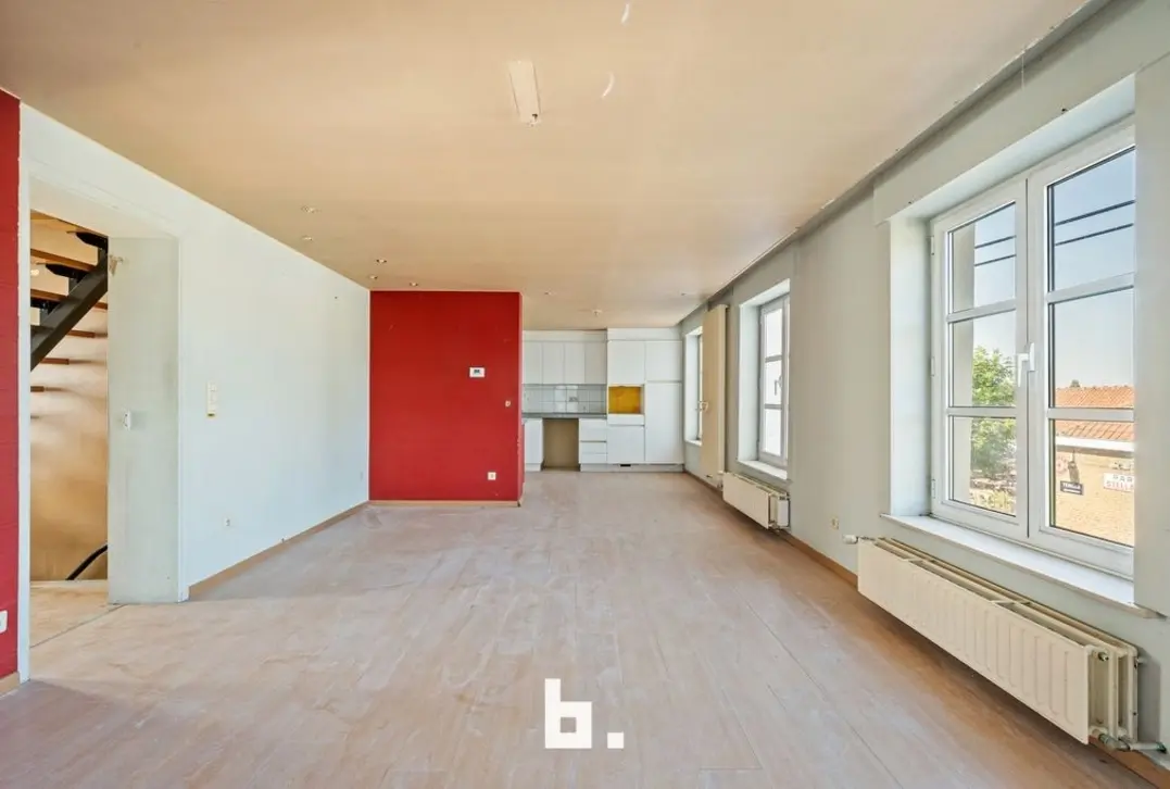 Karaktervolle eigendom met uitzonderlijk potentieel op toplocatie in Roeselare - Roeselare