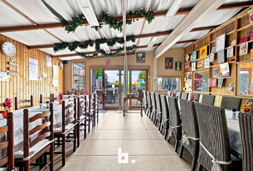 Karaktervolle horecazaak met ruim potentieel – veelzijdig restaurant, feestzaal, buitenruimte & parking - Houthulst