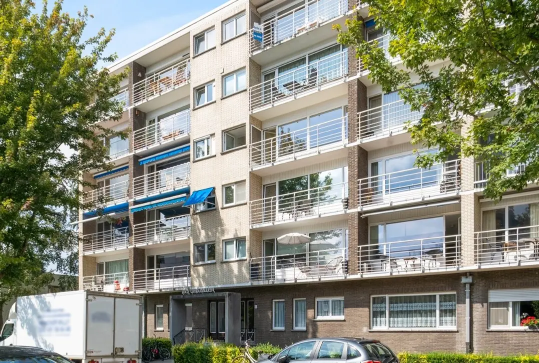 Appartement met 3 slaapkamers, kelderberging en garage inbegrepen - Sint-Andries