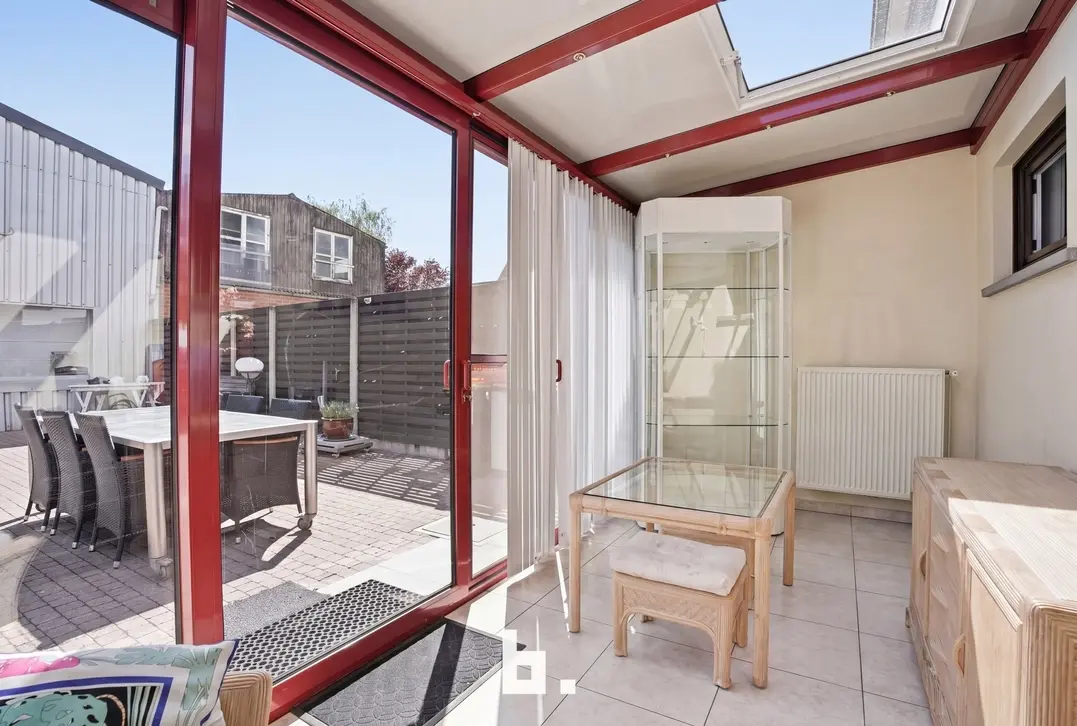 Ruime en veelzijdige woning met atelier op topligging in Izegem - Izegem