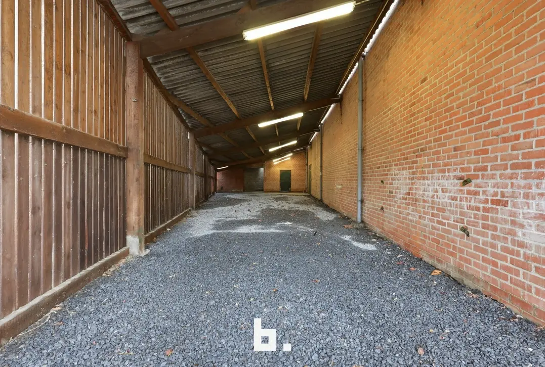 Loods van 450 m² en Woning te koop in Waregem - Waregem